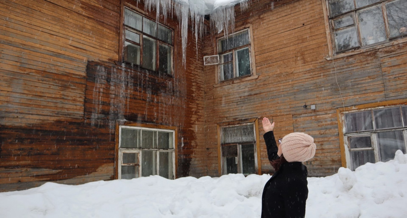 Кировские чиновники более 10 лет не хотели расселять жильцов аварийного дома