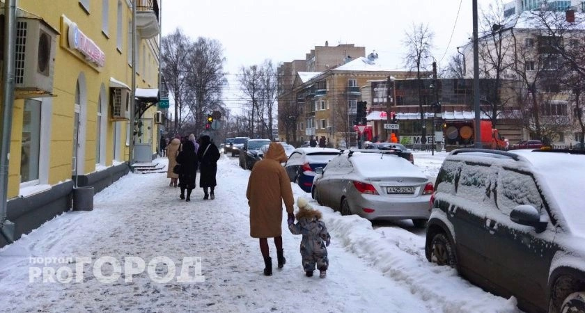 В Кировской области мамам первенцев начали поступать "зарплаты" от региона