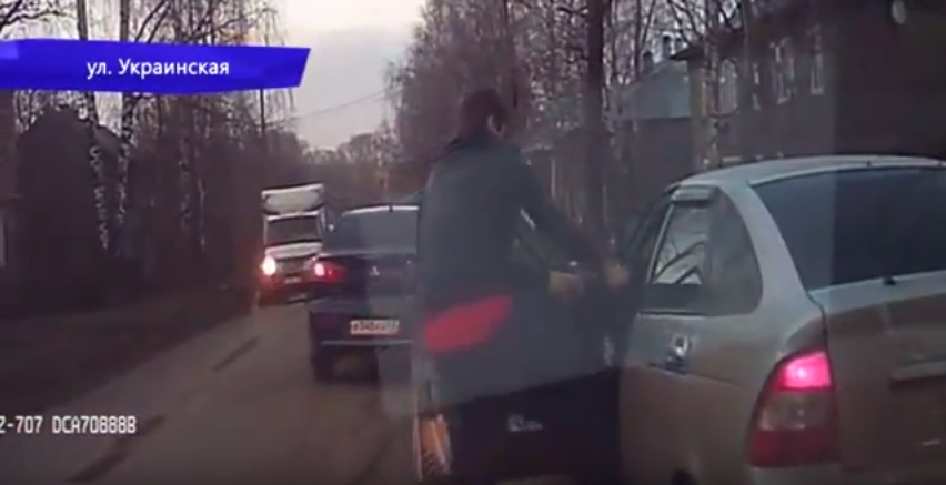 В Кирове пассажир сломал у авто дворники и избил водителя