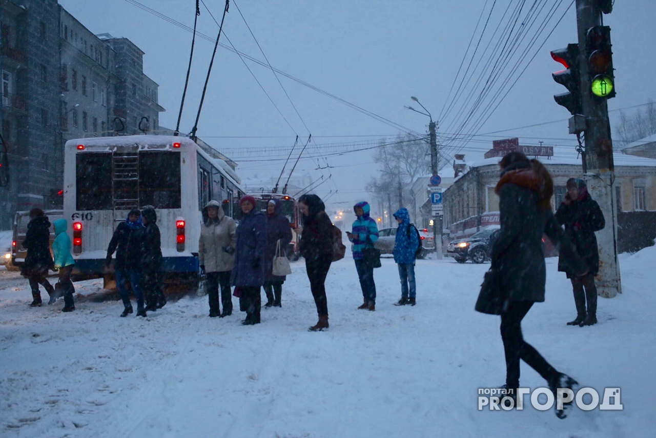Глава администрации дал коммунальщикам 3 дня для очистки Кирова от снега