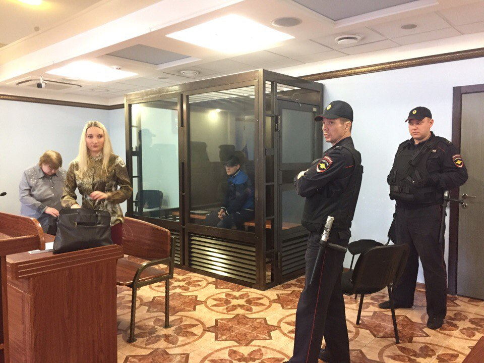 Трансляция: в Кирове начали судить убийцу молодоженов Константина Шихова