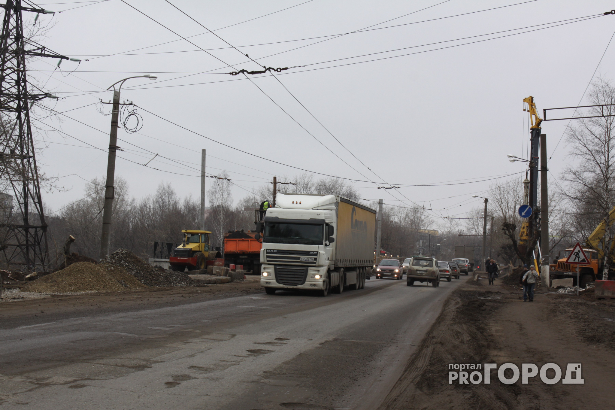 В Кирове водителей заставят убрать фуры с обочин ремонтируемых дорог