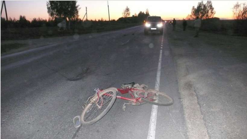 В Кировской области водитель УАЗа насмерть сбил упавшего велосипедиста