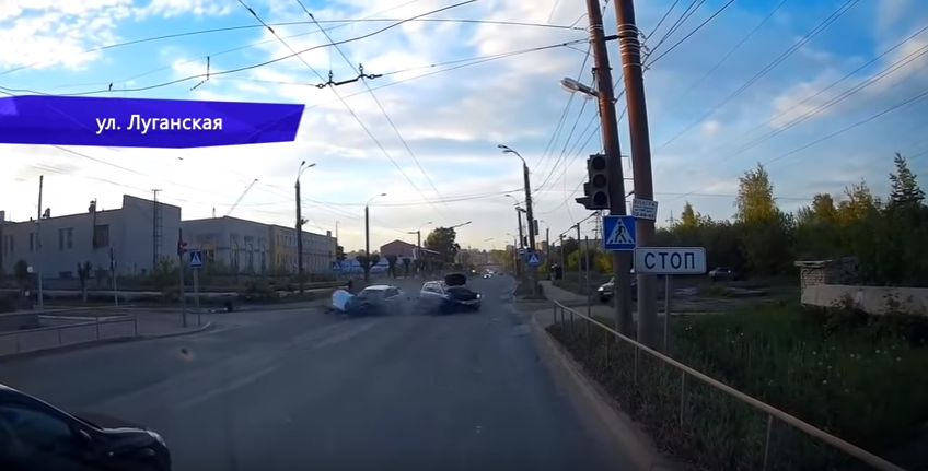 Появилось видео с ДТП на улице Луганской: в аварии пострадали три человека