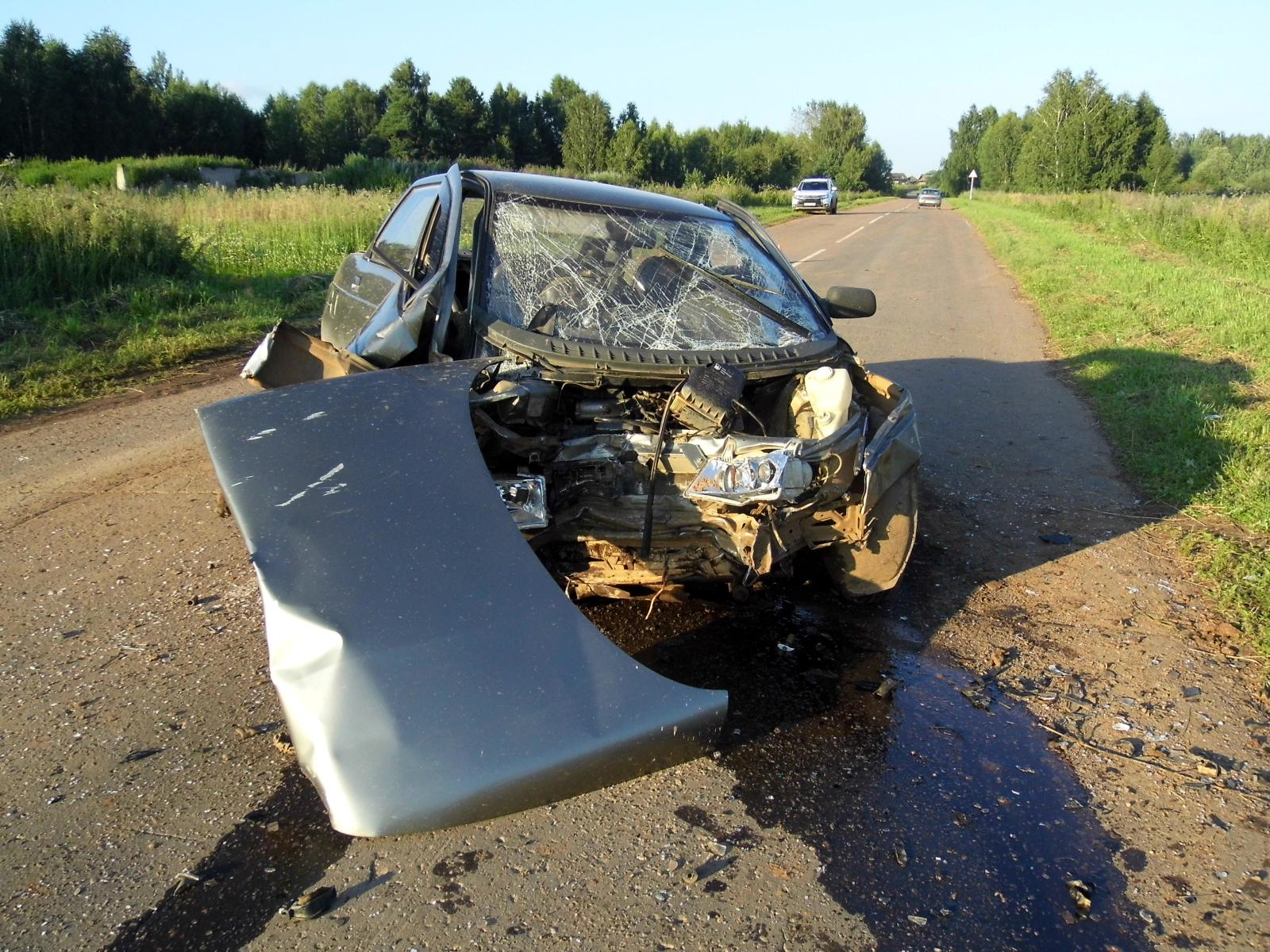 В Кировской области в результате столкновения двух авто погиб мужчина