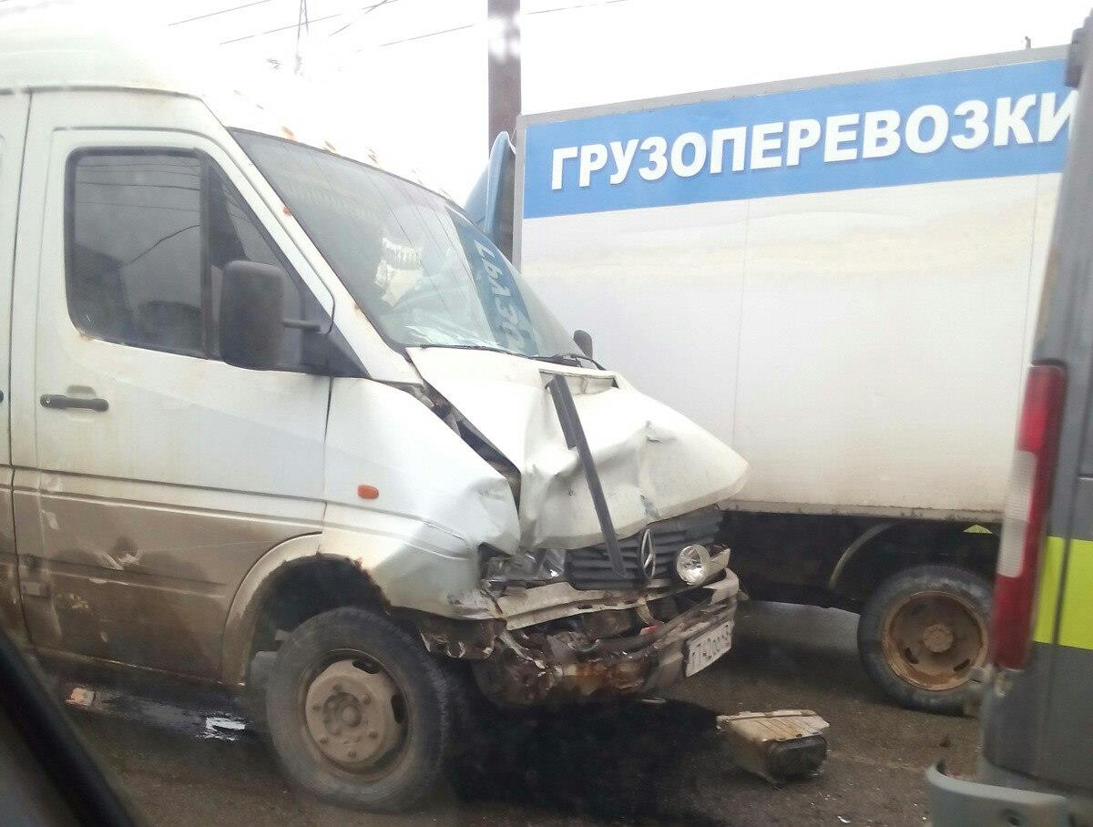 Меньше чем через сутки на месте ДТП на Луганской произошла массовая авария