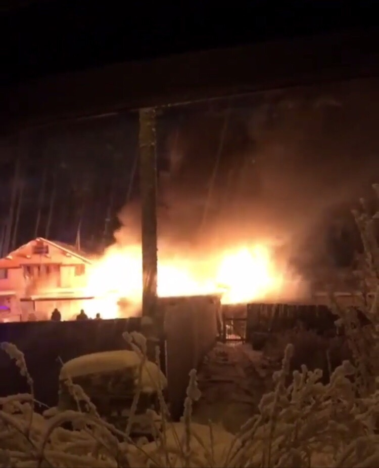За ночь в Кировской области произошло два сильных пожара