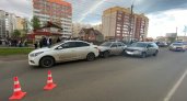 В Кирове на улице Ленина столкнулись девять машин
