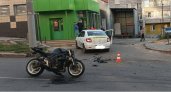 В Кирове мотоциклист врезался в машину такси