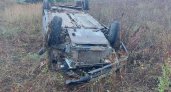 В Кировской области перевернулась машина с детьми 3 и 5 лет
