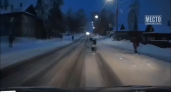 В Кирове ребенок бросился под колеса проезжающего автомобиля