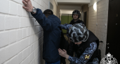 В Кирове росгвардейцы задержали уже судимого и подозреваемого в грабеже и кражах злоумышленника