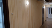 "Потоп не прекращается": переселенцы в Вахрушах мучаются от "капели" в новом жилье