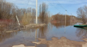 В Кирове река Вятка подтопила дороги и участки на пяти улицах города