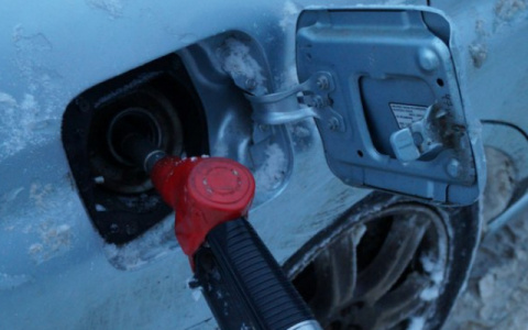 На заправках в регионах России нашли фальшивый бензин