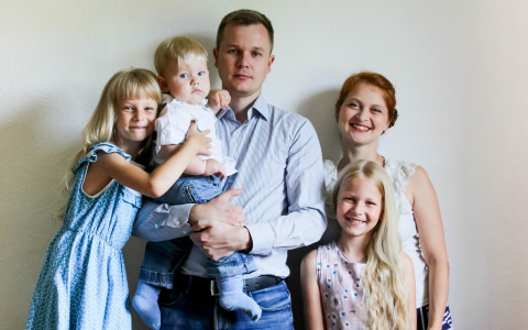 «Молодежи у нас — 20 человек»: Мария Щеклеина рассказала, почему с семьей переехала из Кирова в деревню
