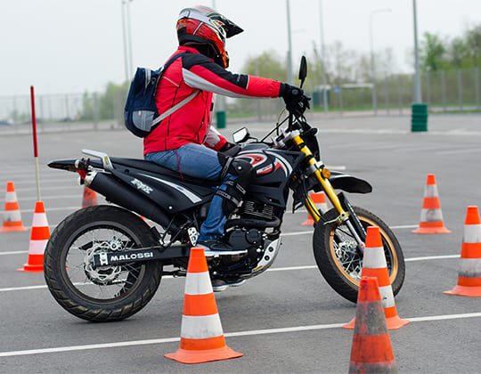 Есть ли возможность прохождения только практического курса вождения на мотоциклах без теории и сдачи в ГИБДД?