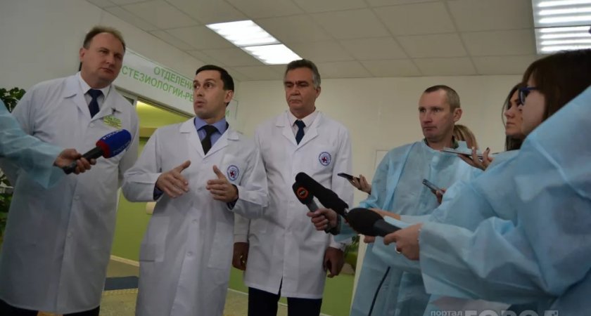 Кадровые изменения: в трех больницах Кировской области назначили новых главврачей