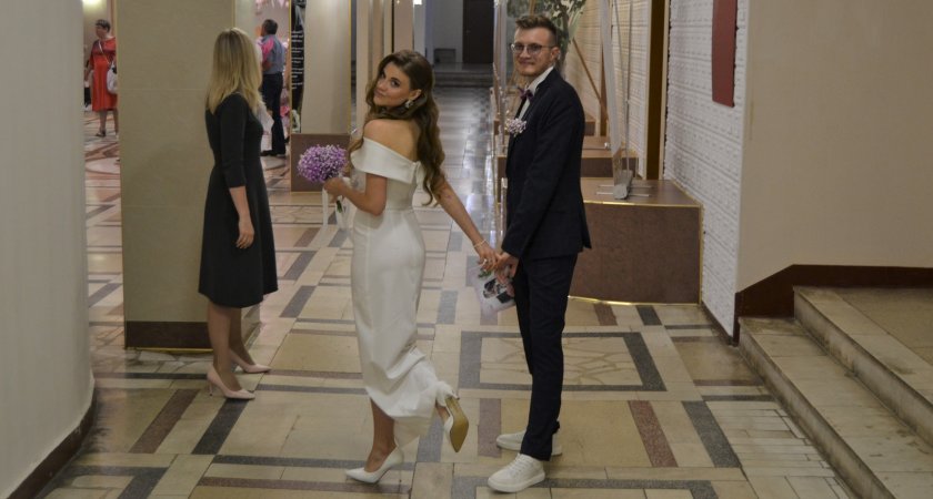 Кировчанам предлагают выбрать "красивые" даты для свадеб в 2023 году