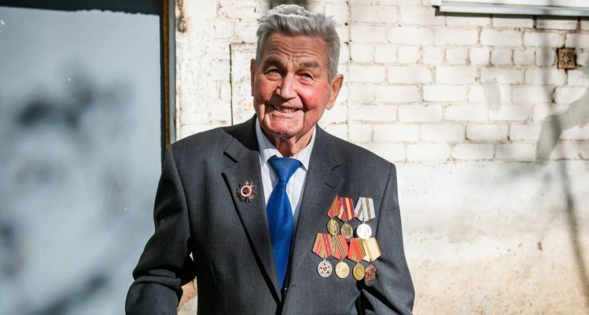 "Встретил войну, будучи мальчишкой": ветерана из Кирова собрались поздравить горожане 