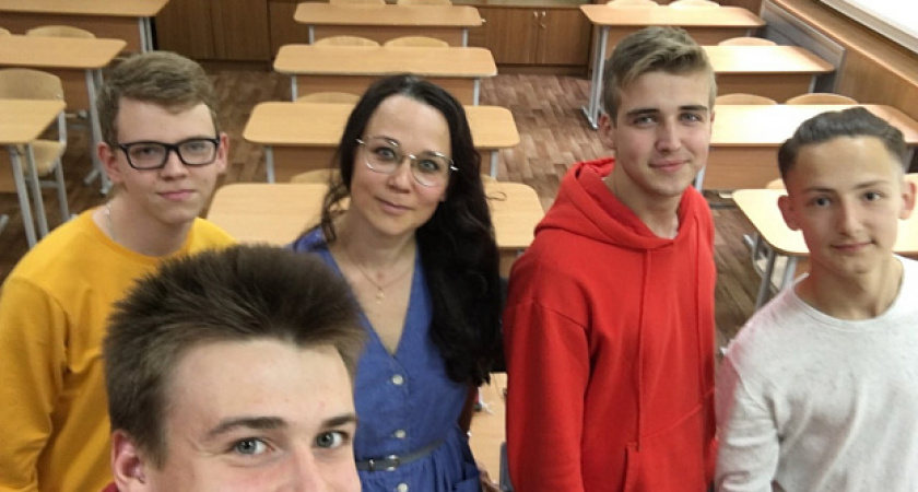На Первом канале покажут четырех кировских школьников в программе "Умницы и умники" 