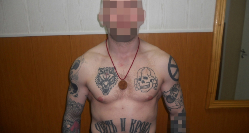 Свастика на щеке: в Кировской области мужчина стал фигурантом уголовного дела из-за татуировки