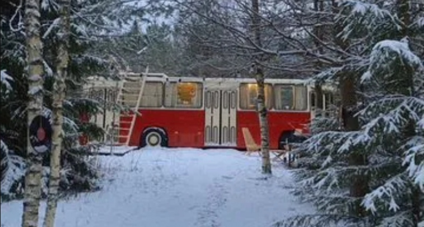 Кировчане могут провести ночь в глэмпинге, созданном на базе списанного автобуса