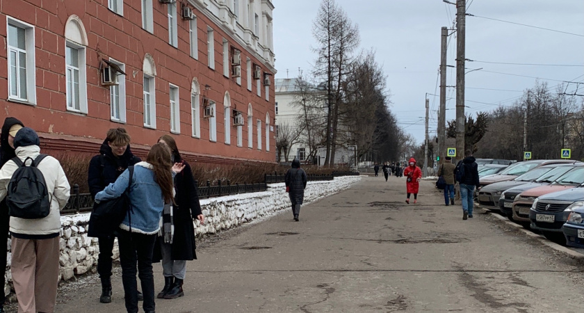 Известно, кто в Кировской области выиграл квартиру и машину, посетив избирательный участок 16 марта 