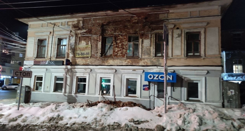 В центре Кирова обвалился фасад объекта культурного наследия