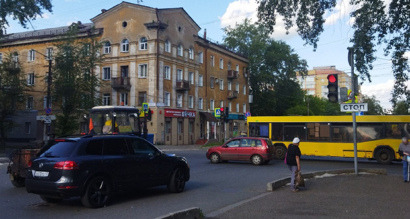 В Кирове ограничивают движение на одном из перекрестков до 10 июня