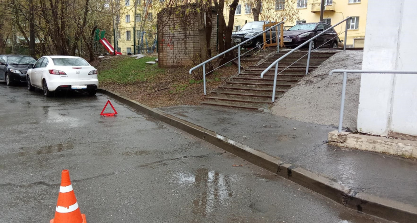 В Кирове на улице Володарского женщина на Mazda сбила 16-летнего велосипедиста