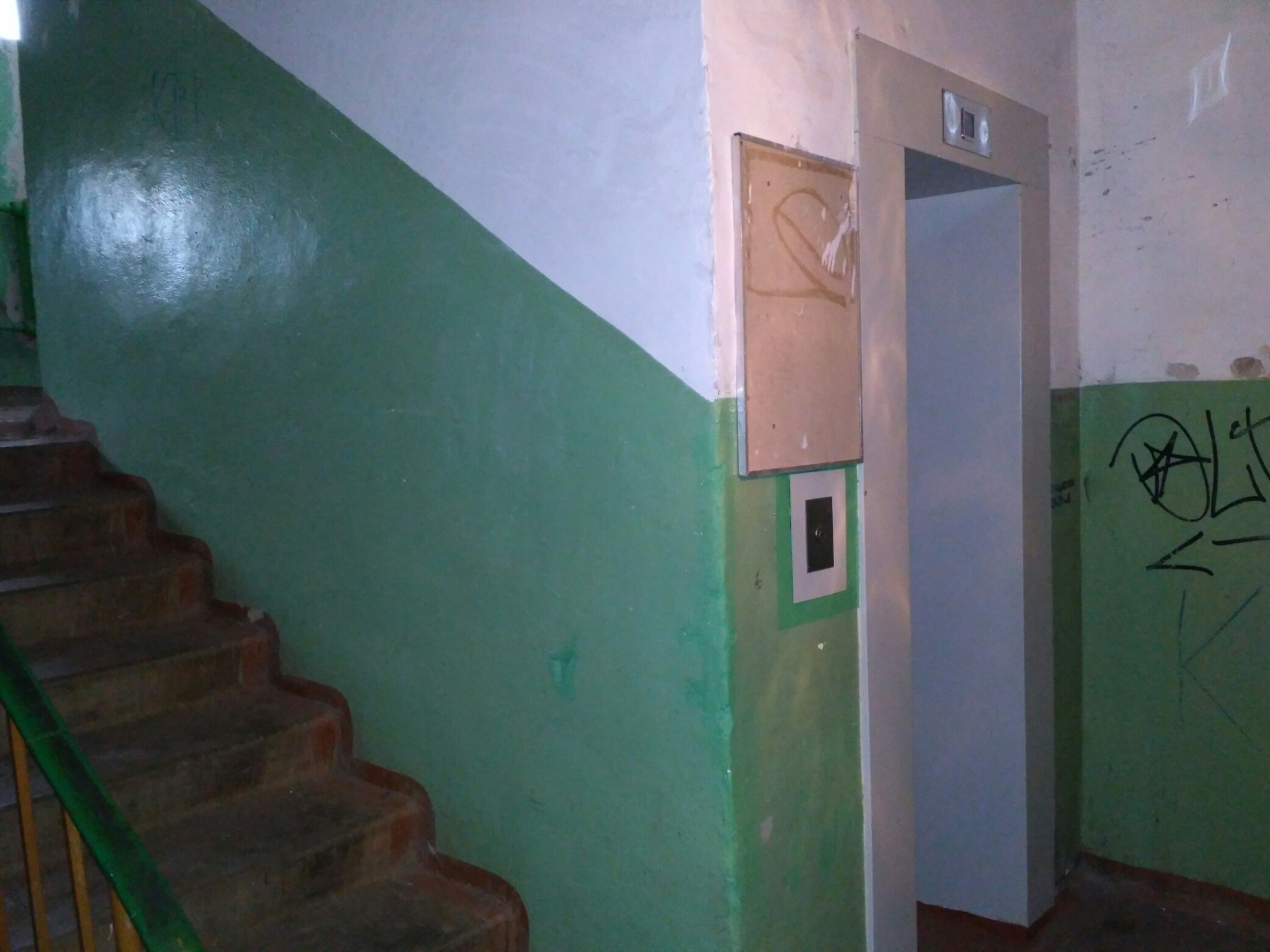 В высотках Кирова не работают лифты, замененные по программе капремонта