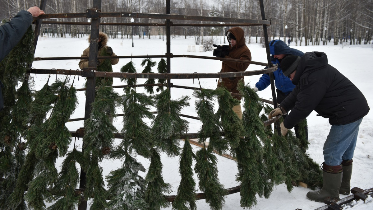 В этом году главную елку Ленинского района Кирова поставят в другом месте