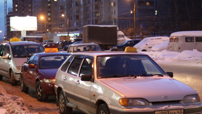 В такси назвали стоимость проезда в Кирове в новогоднюю ночь