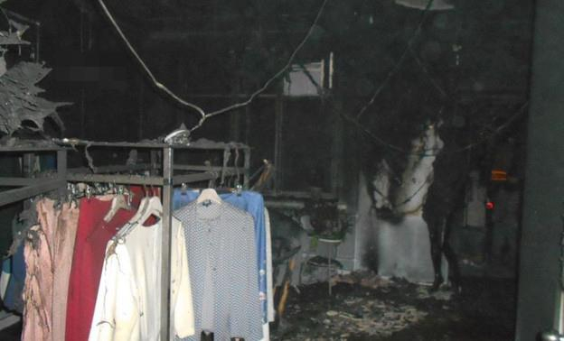 Ночью в Кирове сгорел магазин женской одежды