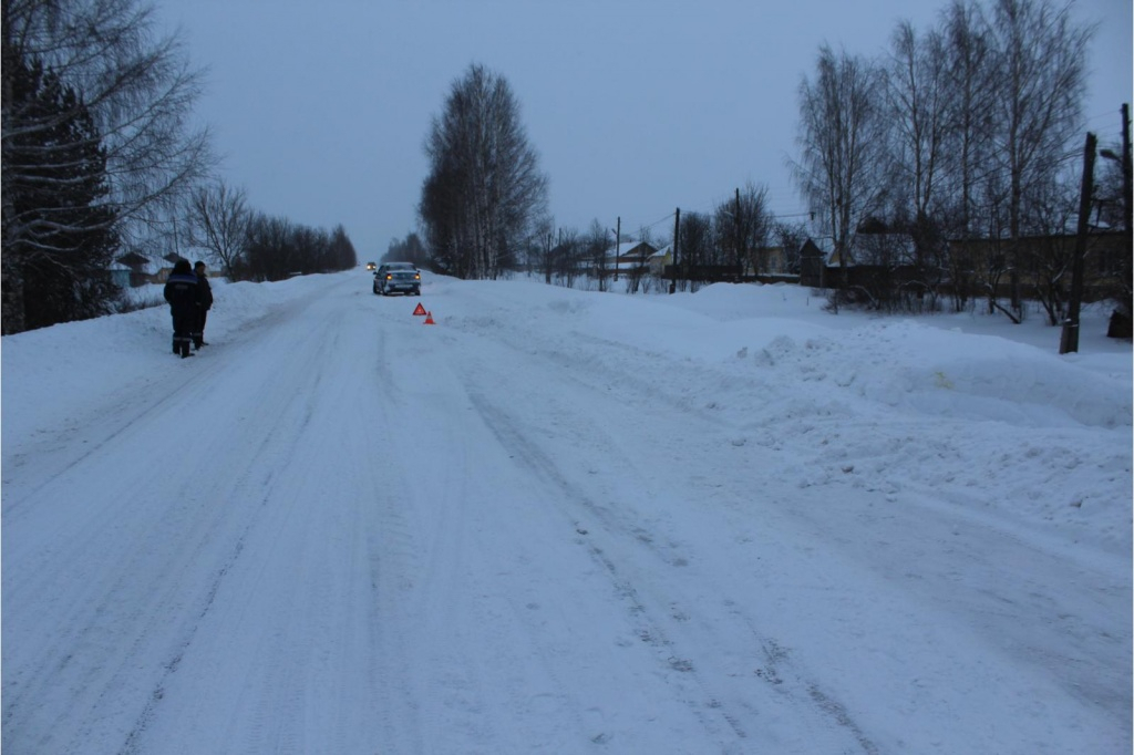 В Кировской области иномарка сбила двух пешеходов: одна из женщин погибла