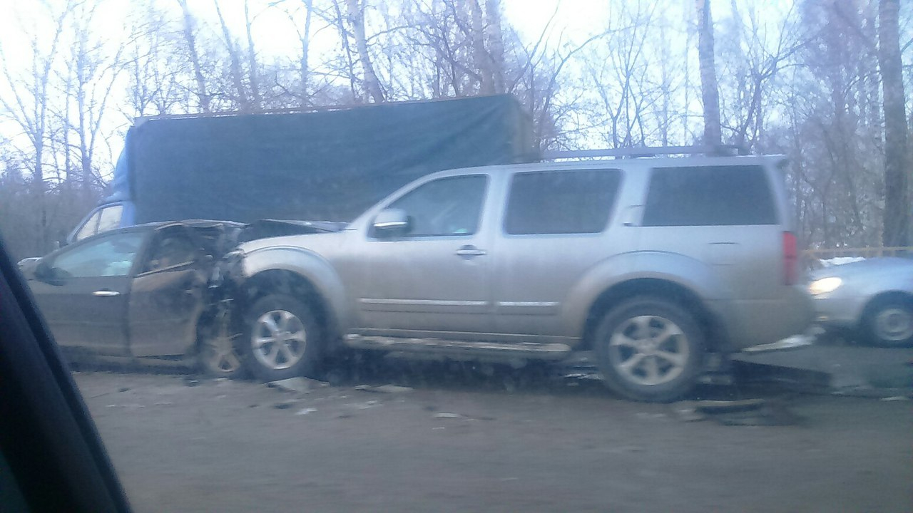 В Кирове перед Старым мостом столкнулись 5 машин: есть пострадавшие