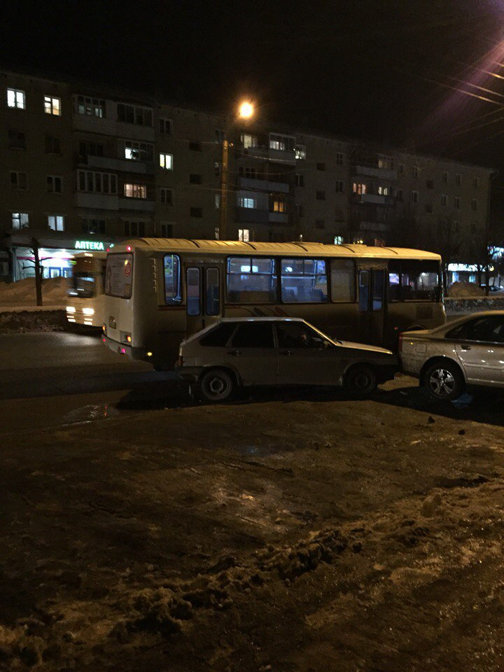 В Кирове водитель автобуса 84 маршрута спровоцировал массовое ДТП