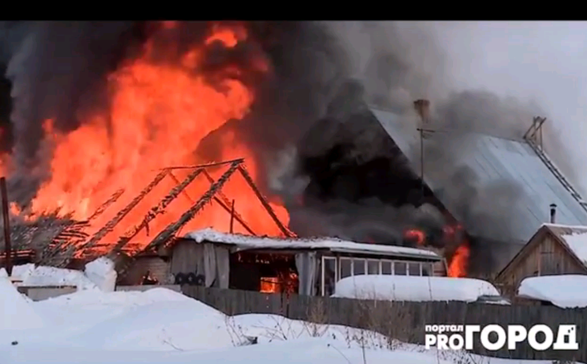 Спасатели рассказали, почему дом в Столбово вспыхнул как спичка