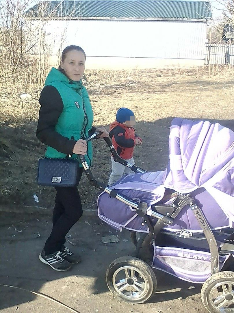 Жительница Калуги 19 лет пытается найти свою маму в Кировской области