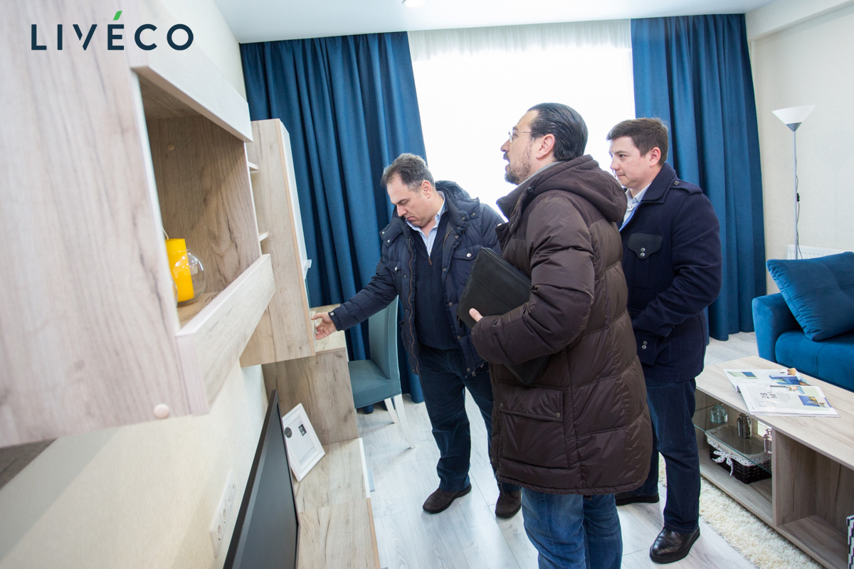 Делегация из Испании оценила мебель LIVECO в квартирах от "Кировского ССК"