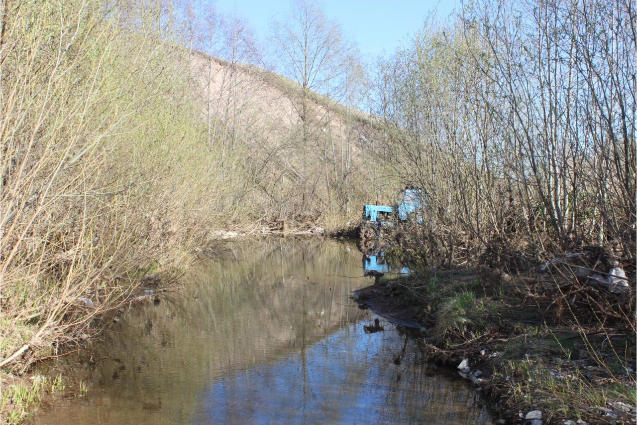 В Кировской области трактор упал в реку: погиб водитель