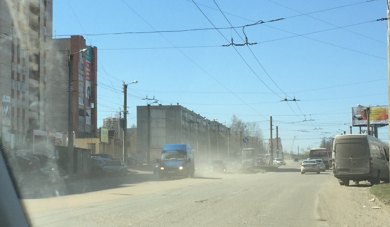 Нормы грязи на улицах Кирова превышены в 61 раз: как дорожная пыль отражается на здоровье и почему коммунальщики не справляются?