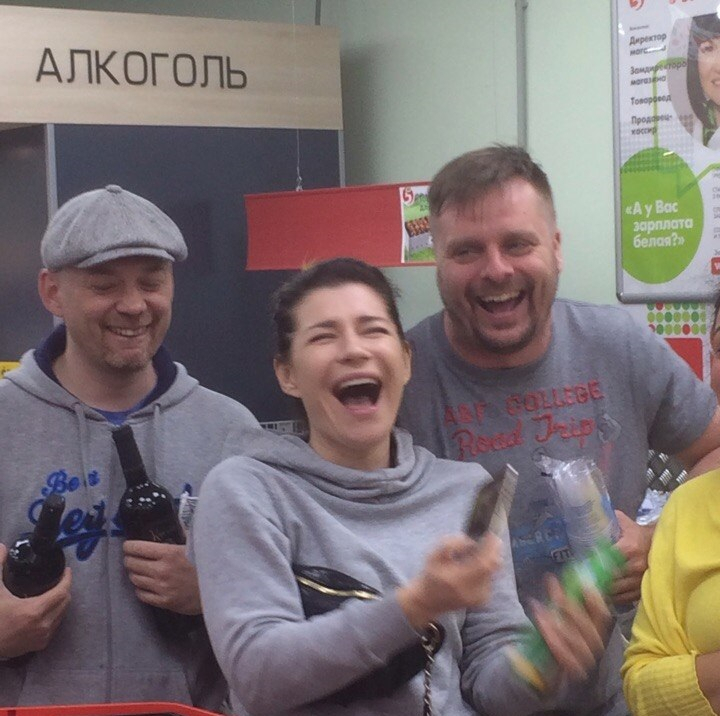 В уржумском магазине «Пятерочка» местные жители встретили известных актеров