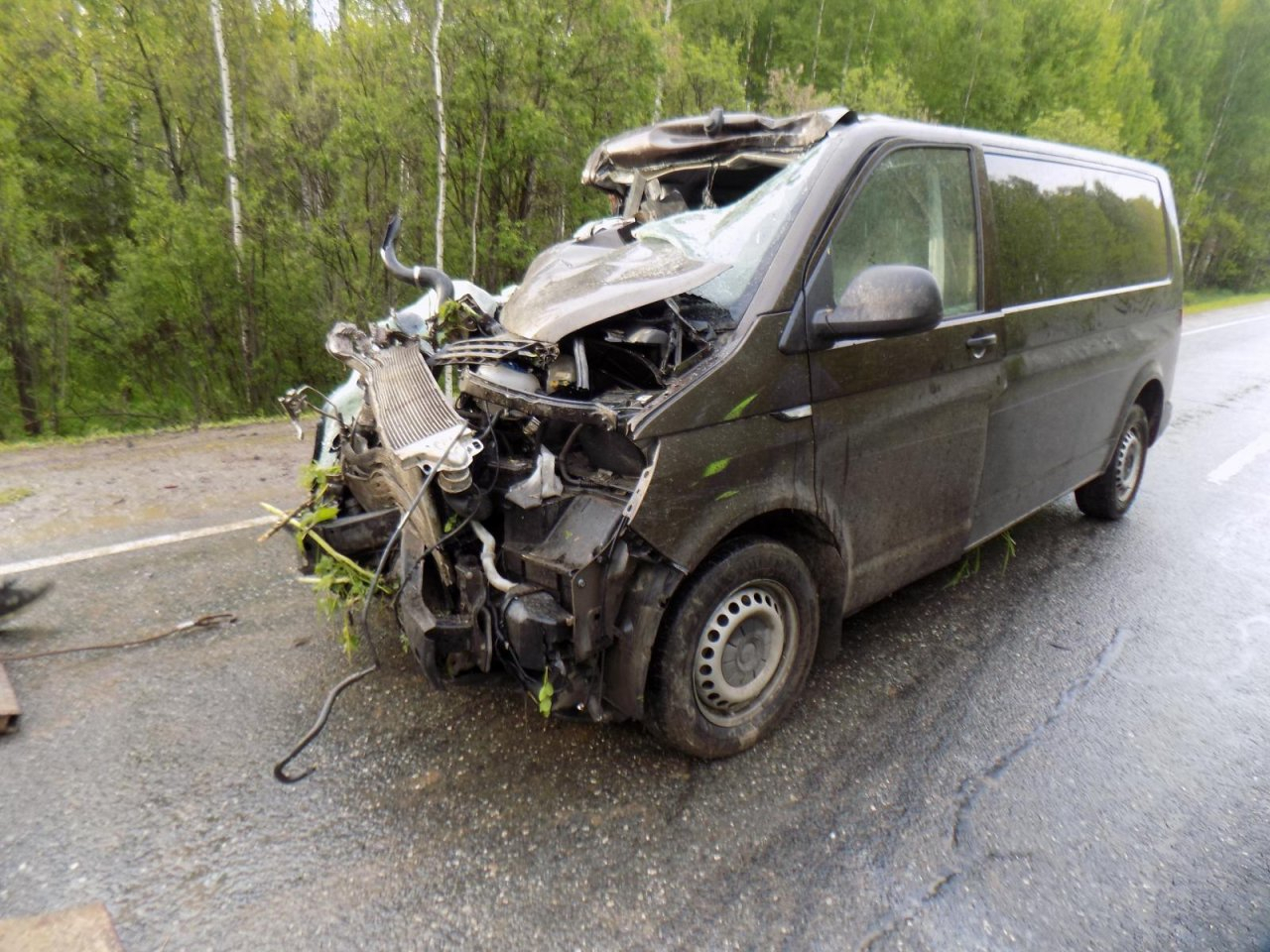 ДТП с Volkswagen и трактором в Кировской области: новые подробности и фото с места происшествия