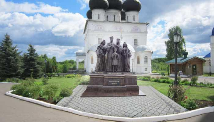Чем закончились общественные слушания об установке памятника Николаю II в Кирове и что вообще известно об этом проекте
