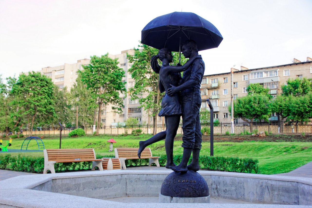 В сквере на улице Московской в Кирове открыли новый фонтан