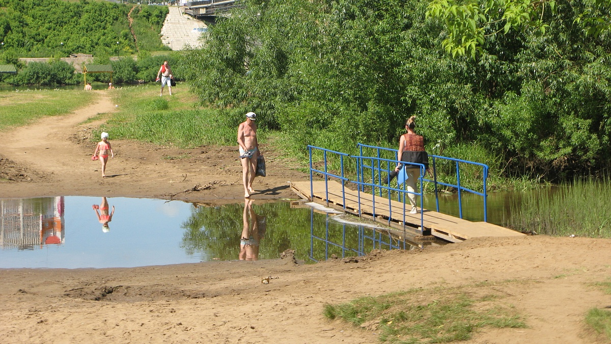 Специалисты не рекомендуют кировчанам купаться у старого моста