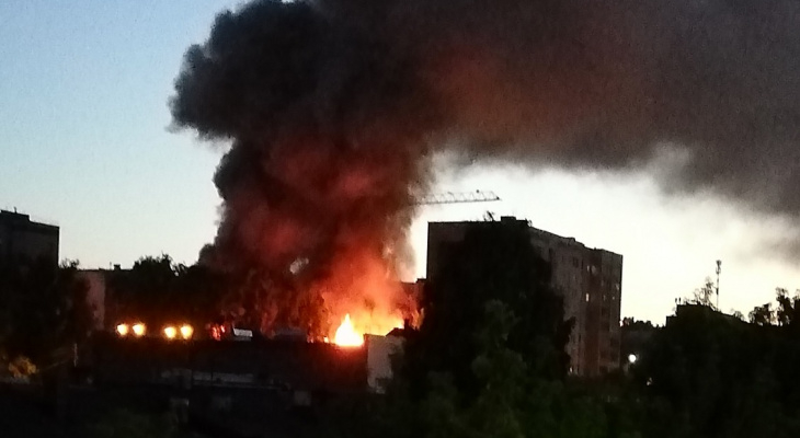 Что обсуждают в Кирове: пожар у Центрального рынка и сбой в работе колеса обозрения