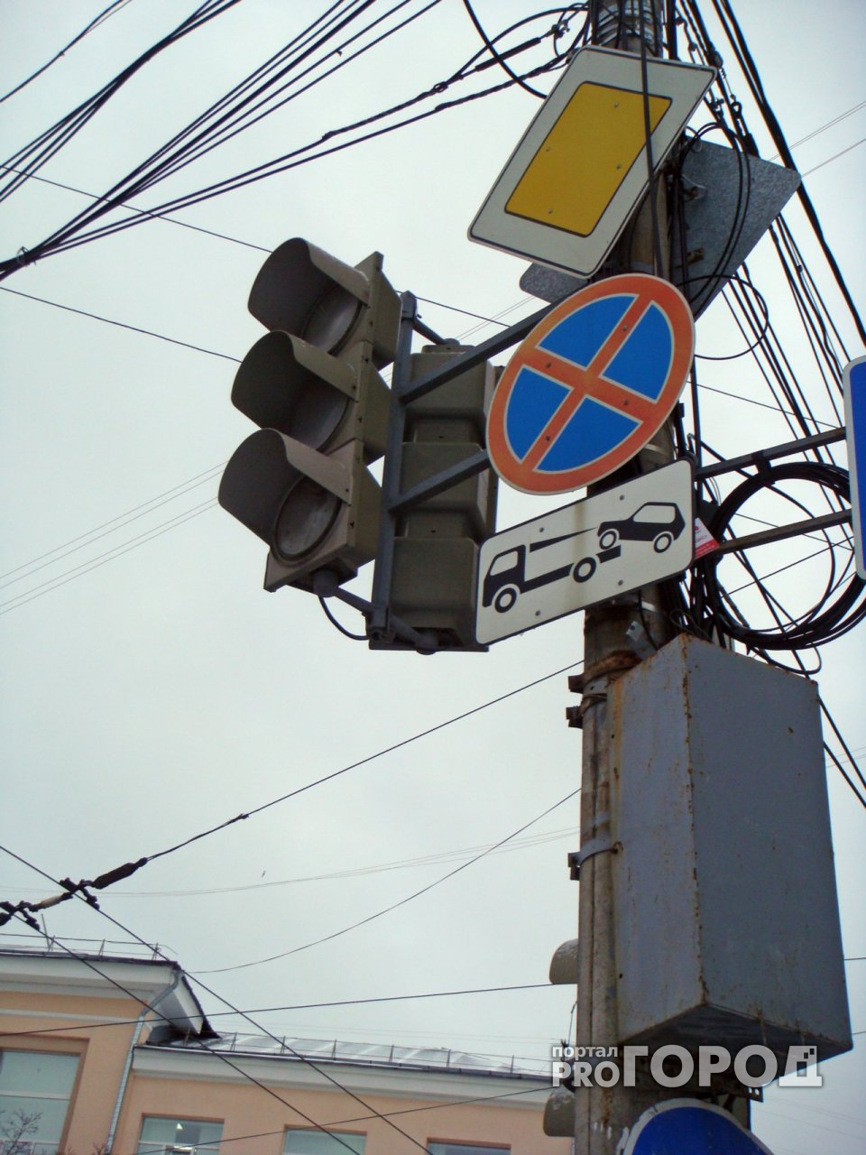 В Кирове из-за грозы сломались шесть светофоров на оживленных перекрестках